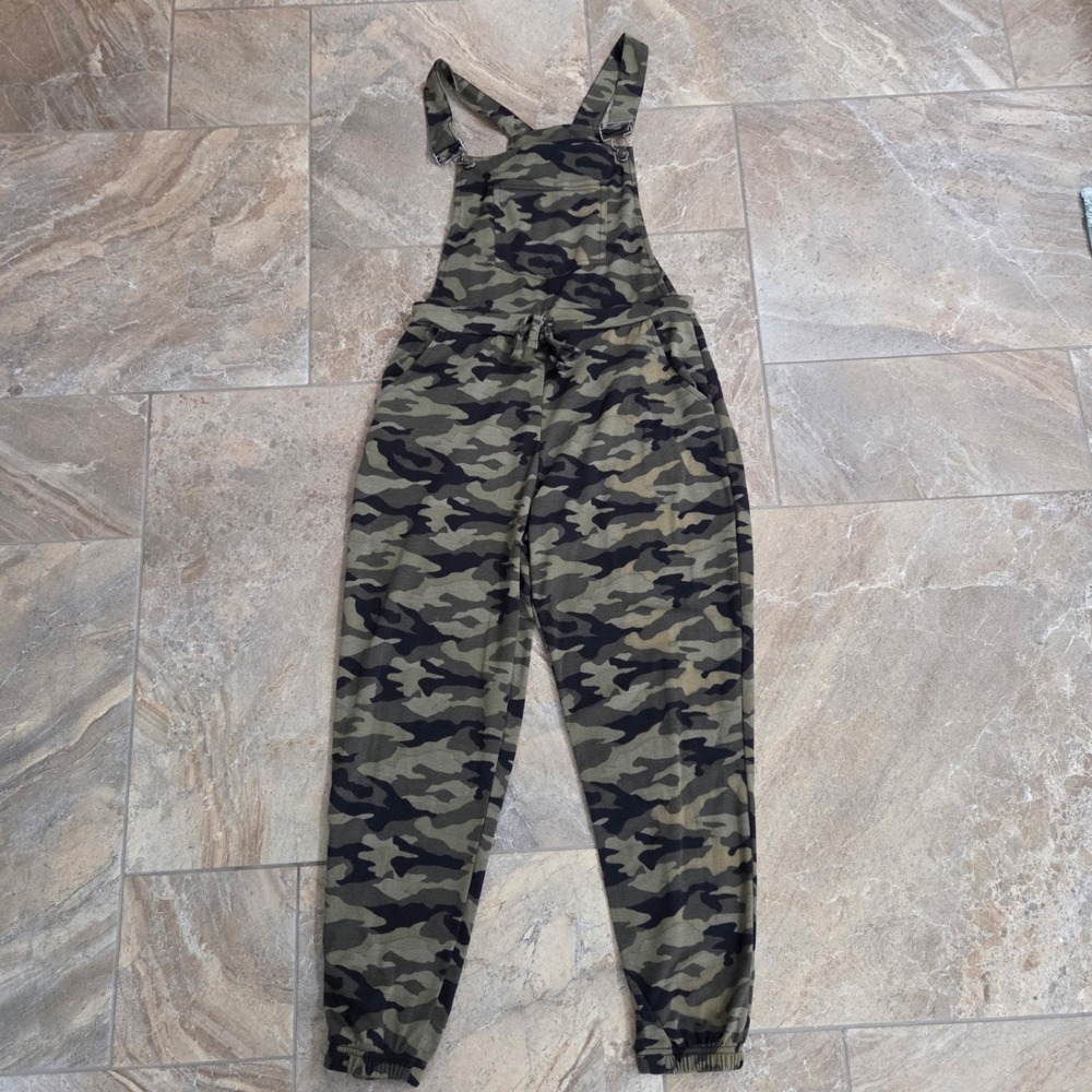 Camo Print Women's Overalls Jumpsuit - Olive Green